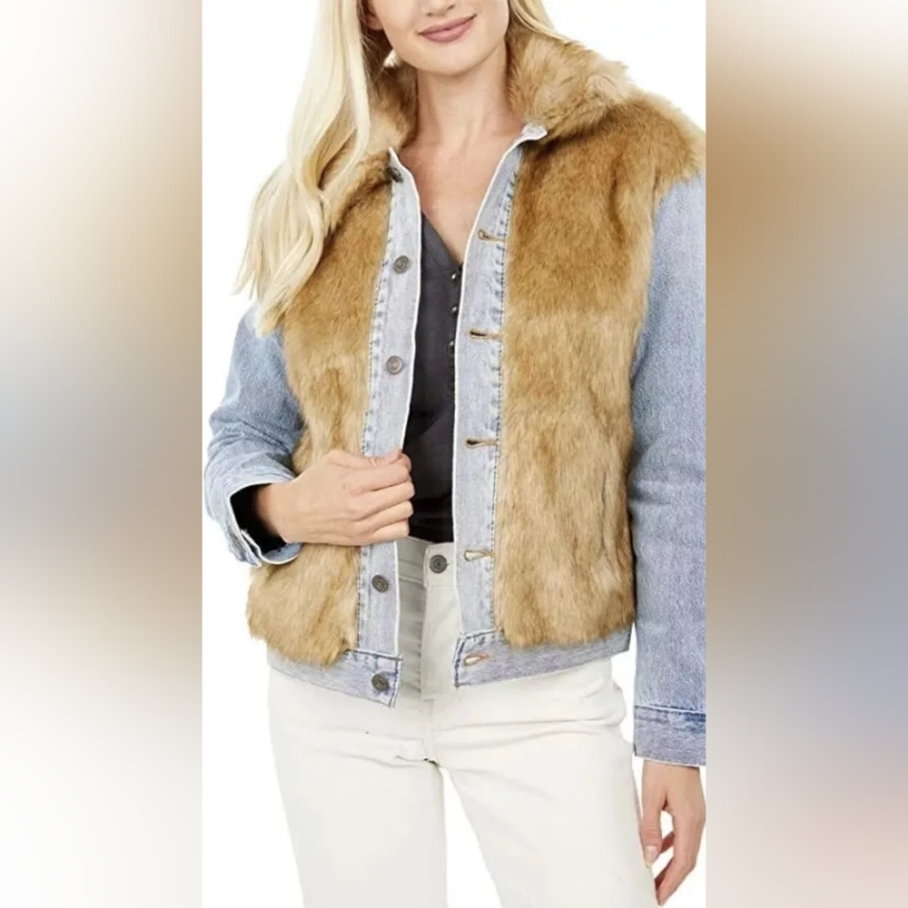 Levi's Premium Womens Faux Fur Oversized Denim Trucker Jacket Size Small NWT